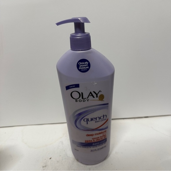 Olay Body Quench Body Lotion Deep Moisture Cocoa Butter Jojoba 20.2 OZ HTF - Picture 1 of 4